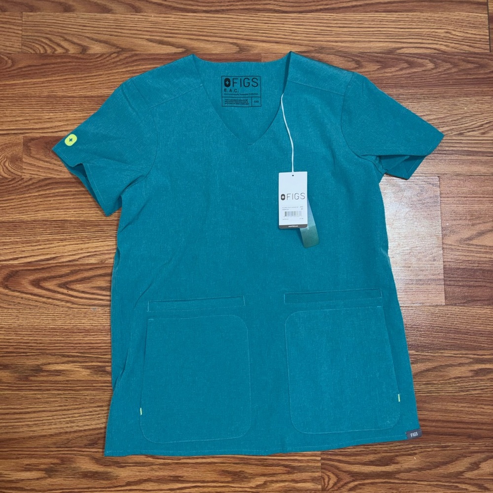 FIGS lekei scrub top NWT